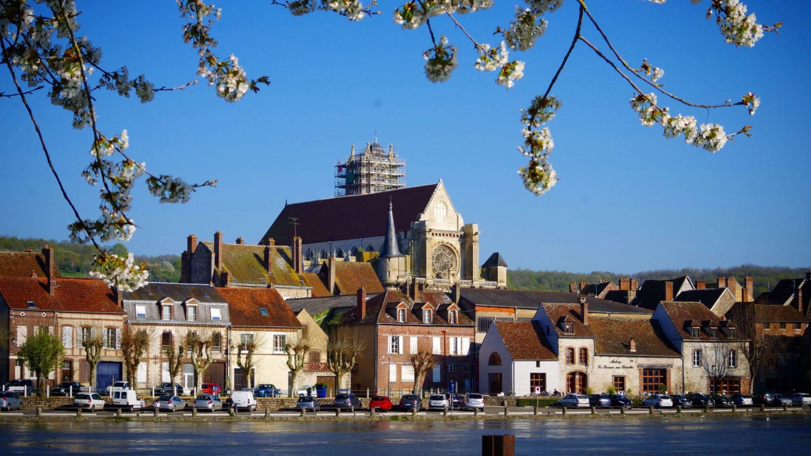 Villeneuve-sur-Yonne, eine mittelalterliche Stadt - Sens und Umgebung  Tourismus