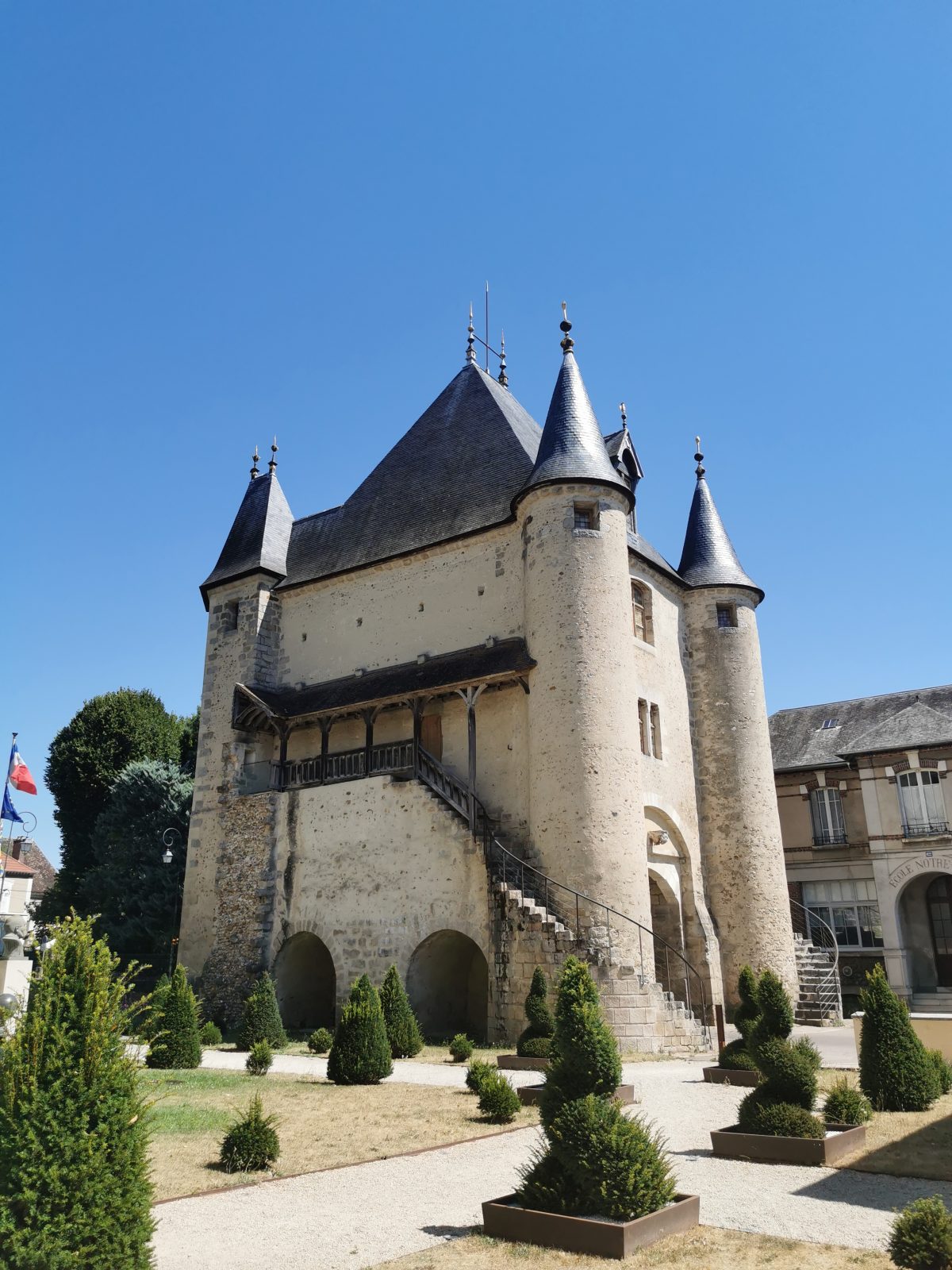 2022-08-15-patrimoine-porte-sens-001